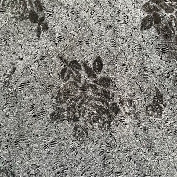 Impressions Black Velvet and Lace Sleeveless Top - Picture 2 of 8